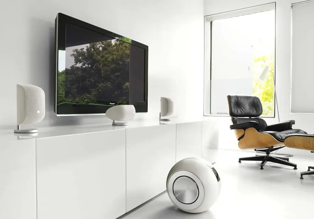 Jaki subwoofer do kina domowego? Odkryj najlepsze modele i porady