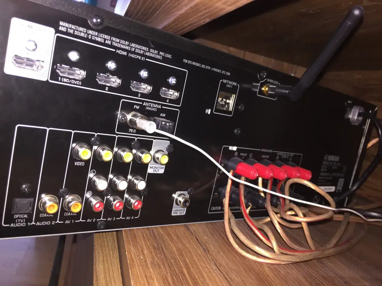 Zdjęcie Jak podłączyć subwoofer do amplitunera Denon i uniknąć problemów z dźwiękiem