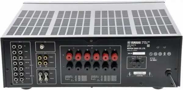 Wzmacniacz Denon czy Yamaha – który model zapewnia lepszą jakość dźwięku?